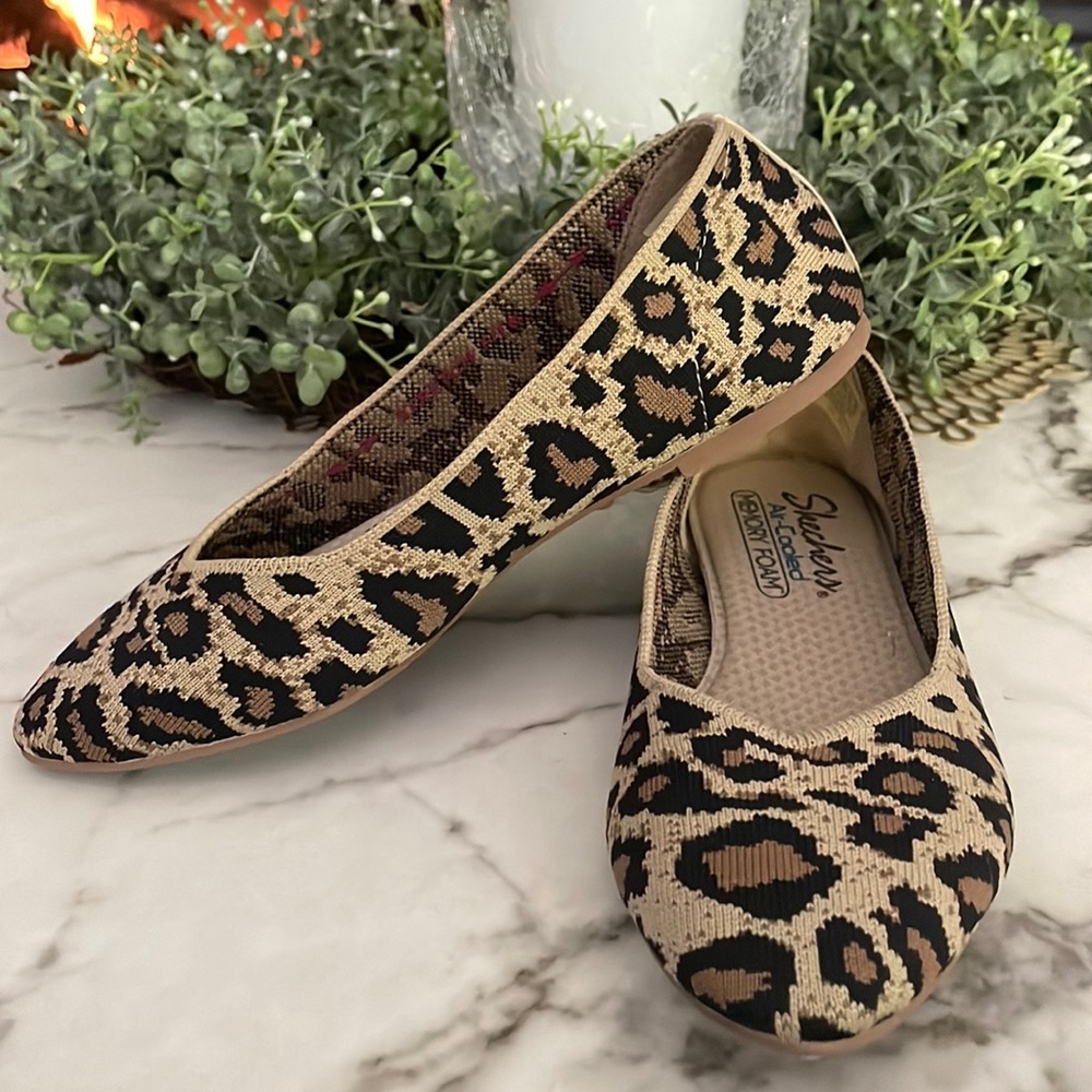 Sketchers Air-cooled memory foam. Cleo claw cheetah print. Sz 6.5